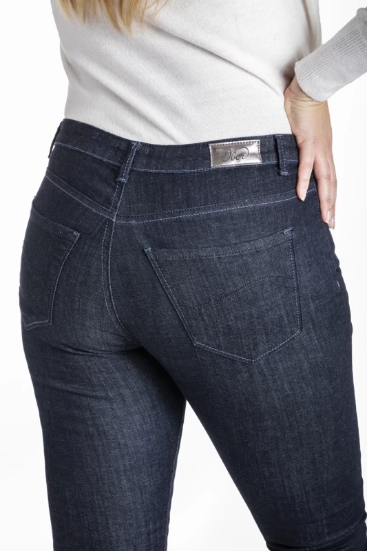 Jeans Vestibilità Slim a Vita Alta