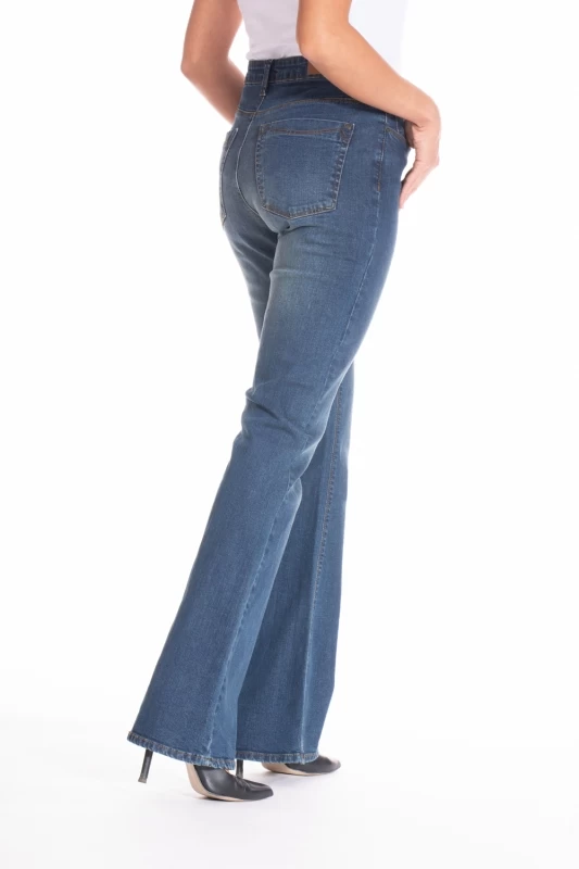 Jeans bootcut  in denim stretch spazzolato ZELIA