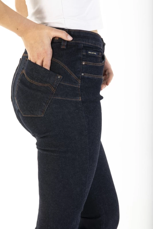 GLENDA slim push-up cropped pants in raw denim