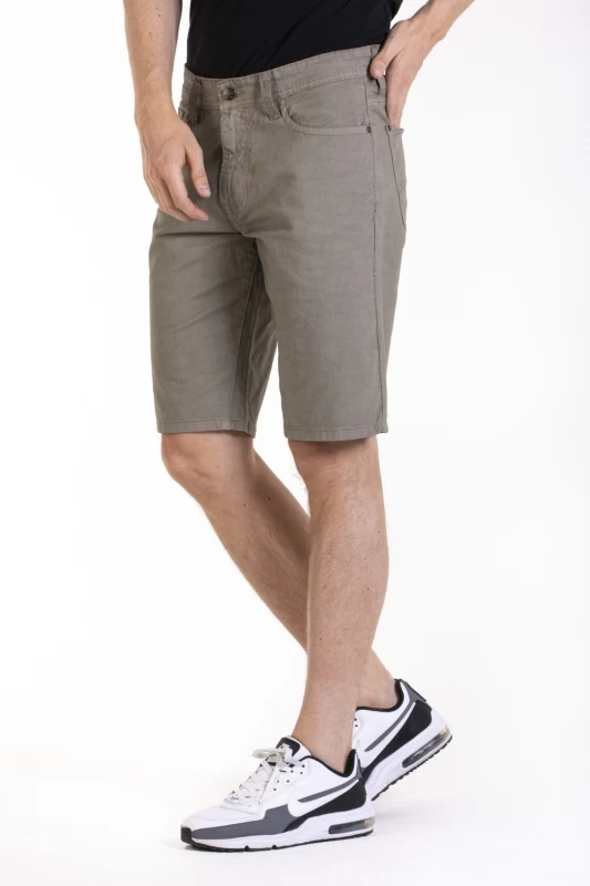 Relaxed Bermuda shorts in GENESYX straight cut cotton canvas