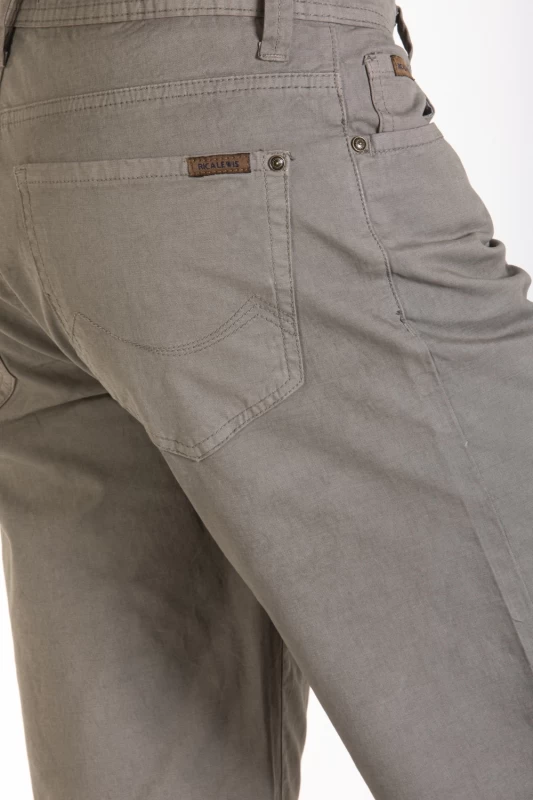 Relaxed Bermuda shorts in GENESYX straight cut cotton canvas